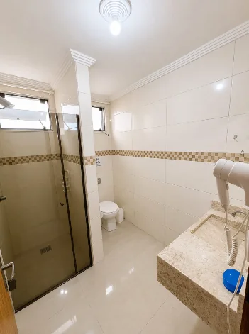 Banheiro com box